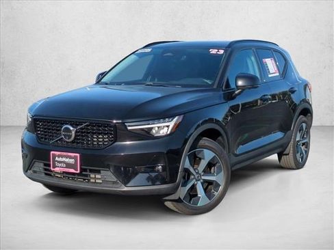 Used 2023 Volvo XC40 B5 Plus w/ Driver Assist Package image 1