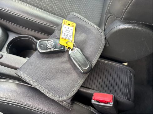 Used 2018 Buick Encore Preferred image 39