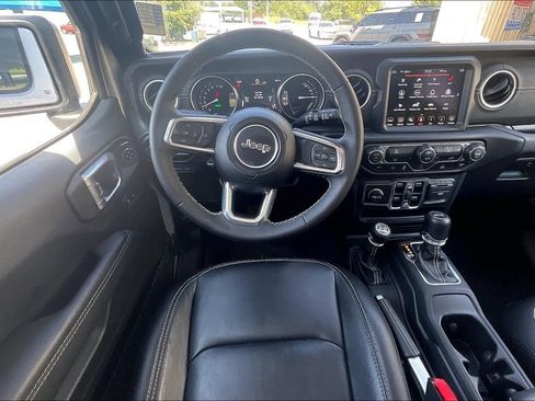 Used 2023 Jeep Wrangler Unlimited Sahara AWD/4WD image 5