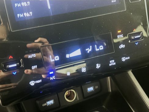 Used 2024 Hyundai Santa Cruz SEL image 23