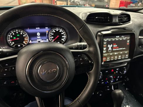 Used 2021 Jeep Renegade Latitude image 2