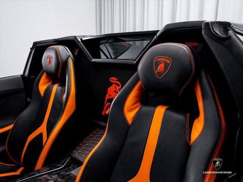 Used 2019 Lamborghini Aventador S AWD/4WD image 42