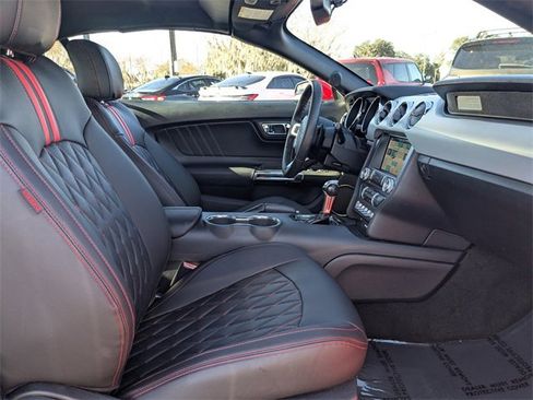 Used 2016 Ford Mustang Premium image 15