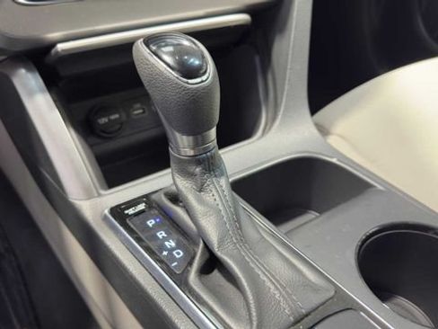 Used 2015 Hyundai Sonata SE w/ Option Group 09 FWD image 25