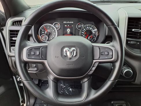 Used 2024 RAM 2500 Tradesman w/ Chrome Appearance Group image 15