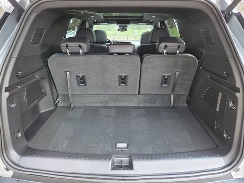Used 2026 Chevrolet Traverse Z71 w/ LPO, Floor Liner Package AWD/4WD image 28