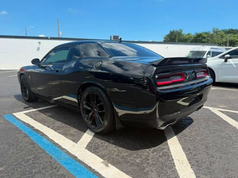 Used 2015 Dodge Challenger R/T Scat Pack w/ Leather Interior Group RWD image 5