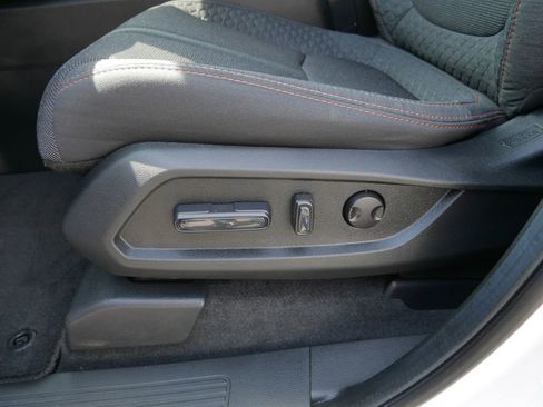Used 2025 Honda Pilot Sport image 17