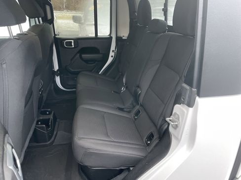 Used 2022 Jeep Gladiator Willys image 21