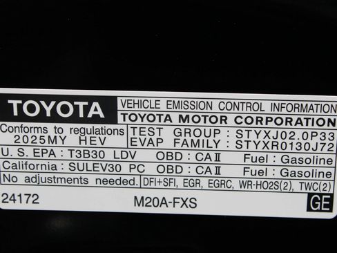 Used 2025 Toyota Prius LE FWD image 24