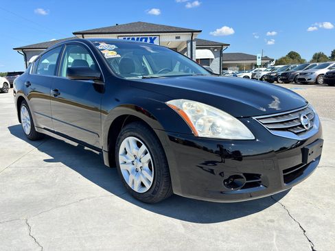 Used 2010 Nissan Altima 2.5 S image 2