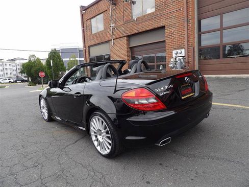 Used 2010 Mercedes-Benz SLK 300 image 11