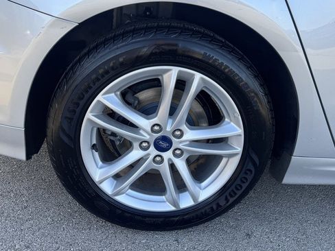 Used 2018 Ford Fusion SE w/ Fusion SE Technology Package image 13