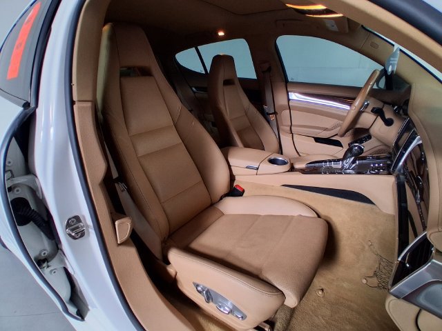Used 2012 Porsche Panamera 4 image 16
