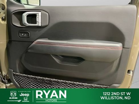 Used 2020 Jeep Gladiator Rubicon AWD/4WD image 38
