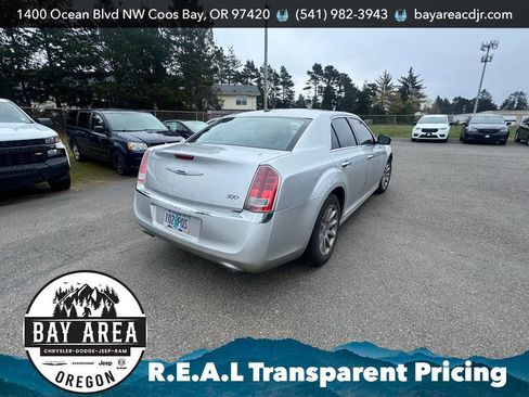 Used 2012 Chrysler 300 Limited RWD image 5