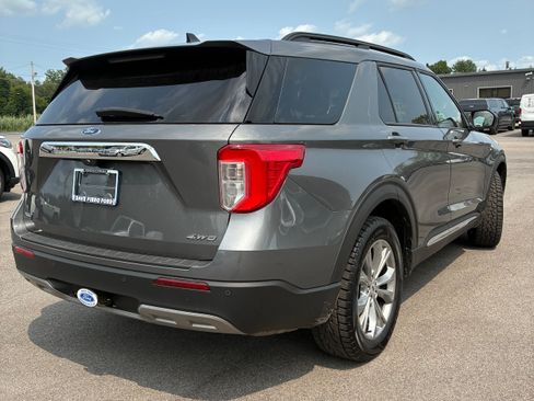 Used 2023 Ford Explorer XLT w/ Equipment Group 202A AWD/4WD image 3