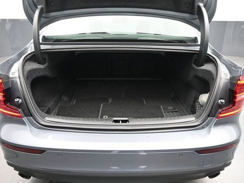 Used 2020 Volvo S60 T5 Momentum w/ Protection Package Premier FWD image 24