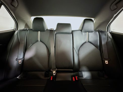 Used 2024 Toyota Camry SE image 29