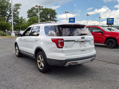 Used 2016 Ford Explorer XLT w/ Equipment Group 202A AWD/4WD image 6
