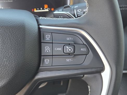 New 2026 Jeep Grand Cherokee L 2WD image 17
