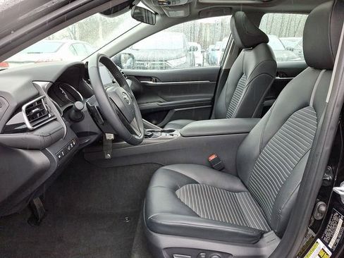 Used 2023 Toyota Camry SE w/ Cold Weather Package image 13