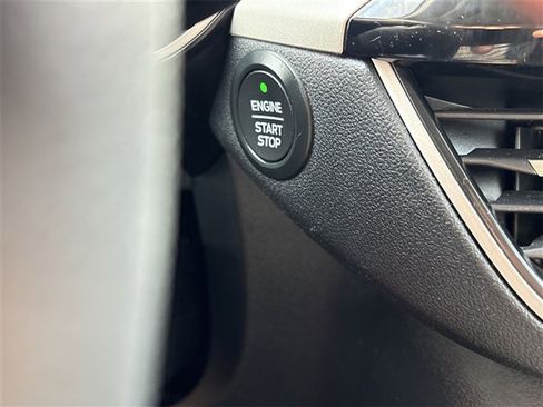 Used 2020 Ford Escape SE image 16