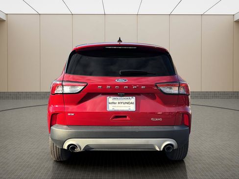 Used 2022 Ford Escape SE w/ Convenience Package FWD image 4