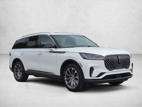 Used 2025 Lincoln Aviator Reserve w/ Illumination Package RWD image 3