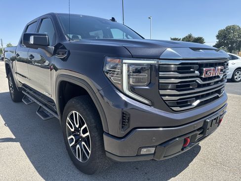 Used 2022 GMC Sierra 1500 AT4 w/ AT4 Premium Package AWD/4WD image 8