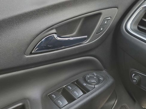 Used 2022 Chevrolet Equinox LT image 16