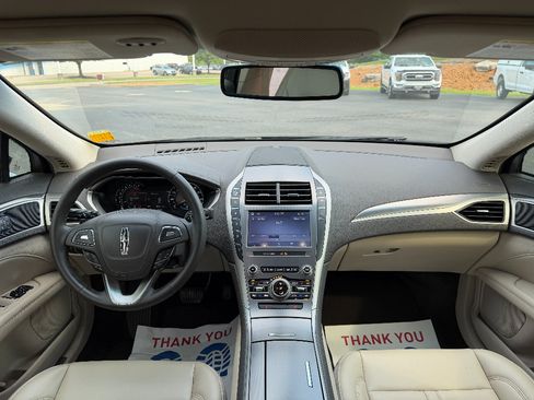 Used 2020 Lincoln MKZ FWD image 18
