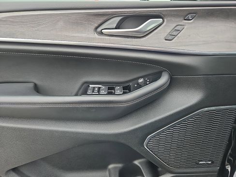 Used 2023 Jeep Grand Cherokee L Overland w/ Advanced Protech Group III image 13