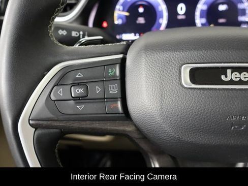Used 2023 Jeep Grand Cherokee L Limited AWD/4WD image 8