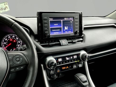 Used 2021 Toyota RAV4 XLE w/ Convenience Package AWD/4WD image 9