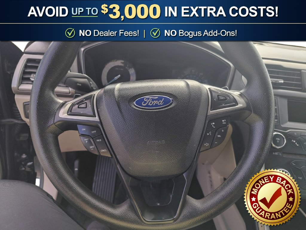 Used 2017 Ford Fusion SE FWD image 18