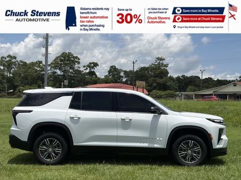 Used 2024 Chevrolet Traverse LS AWD/4WD image 4