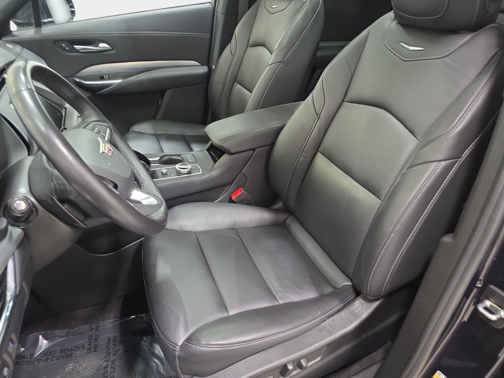 Used 2023 Cadillac XT4 Premium Luxury w/ Cold Weather Package AWD/4WD image 13