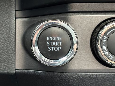 Used 2019 Toyota Tacoma TRD Off-Road AWD/4WD image 13