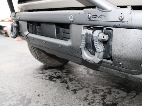 Used 2025 Ford Bronco Badlands image 12