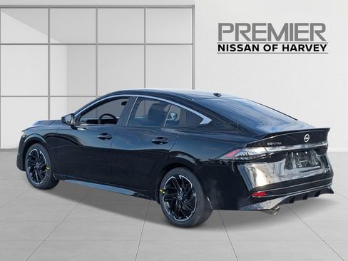 New 2026 Nissan Sentra SR w/ Floor Mat Package FWD image 3