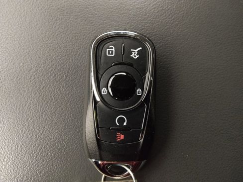 Used 2020 Buick Enclave Essence image 32