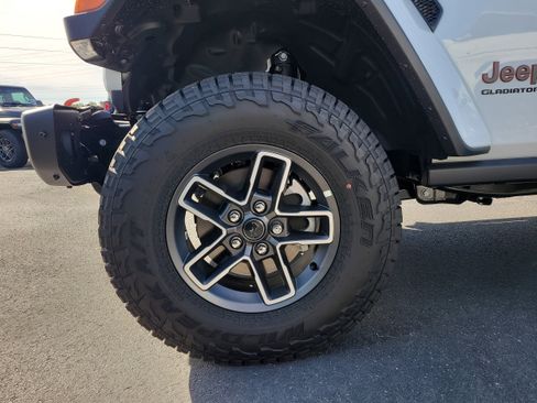 New 2026 Jeep Gladiator Mojave image 10