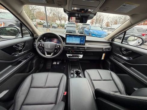 New 2026 Lincoln Corsair Premiere image 11