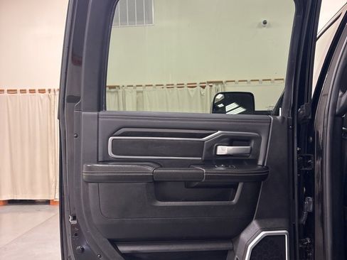 Used 2020 RAM 2500 Laramie w/ Night Edition image 25