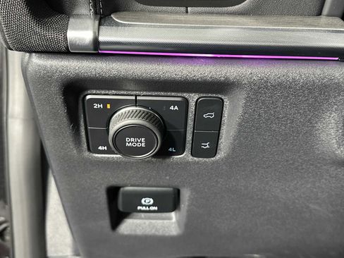 Used 2025 Ford Expedition Max Platinum w/ Driver's Package image 29