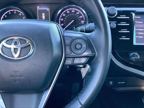 Used 2019 Toyota Camry SE image 25