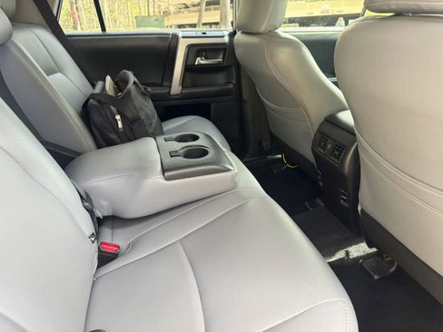 Used 2016 Toyota 4Runner SR5 AWD/4WD image 11