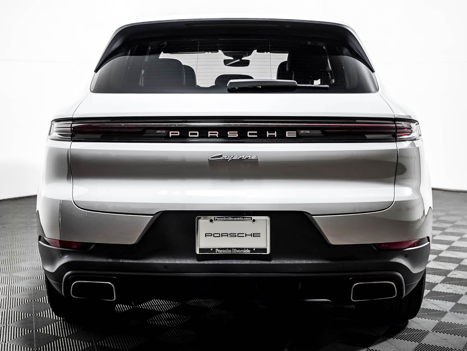 Certified 2024 Porsche Cayenne AWD/4WD image 11