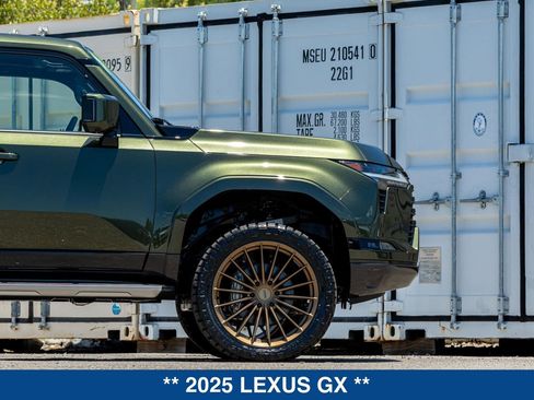 Used 2025 Lexus GX 550 w/ Accessory Package (Z1) AWD/4WD image 40